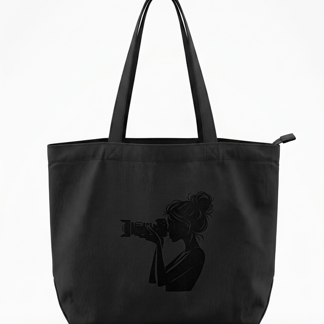 WoMen Photographer : Everyday Large Tote Bag